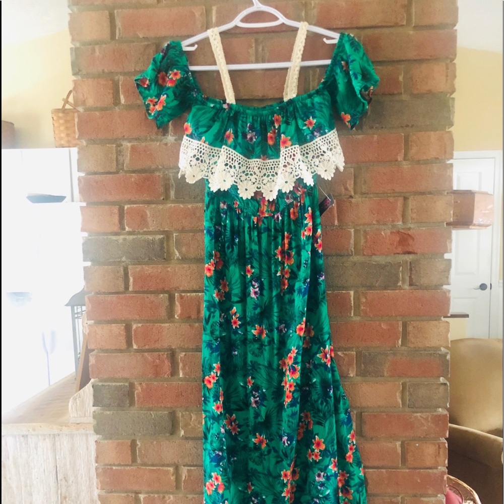 Brand New. Beautiful Long Floral Dress